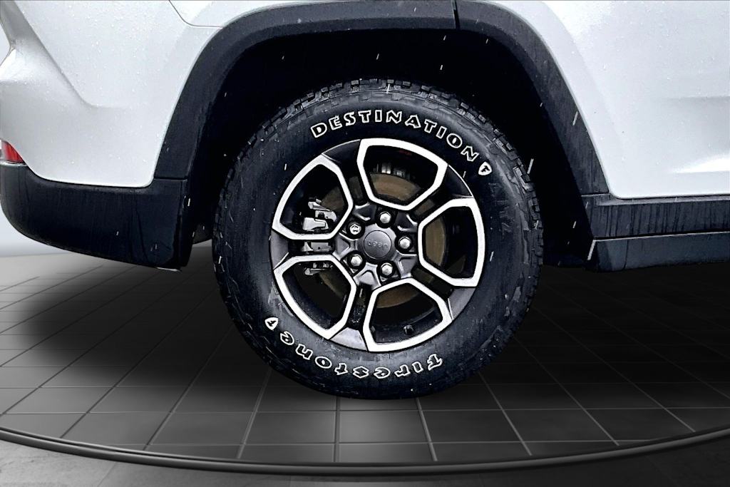 Thumbnail: 2022 Jeep Grand Cherokee - 36