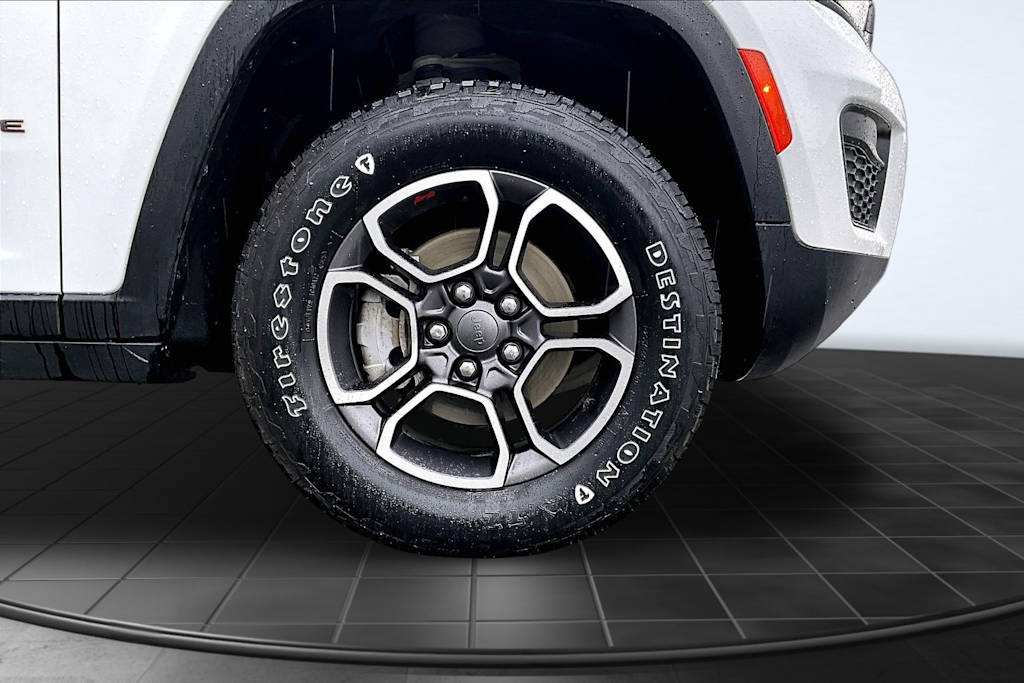 Thumbnail: 2022 Jeep Grand Cherokee - 34
