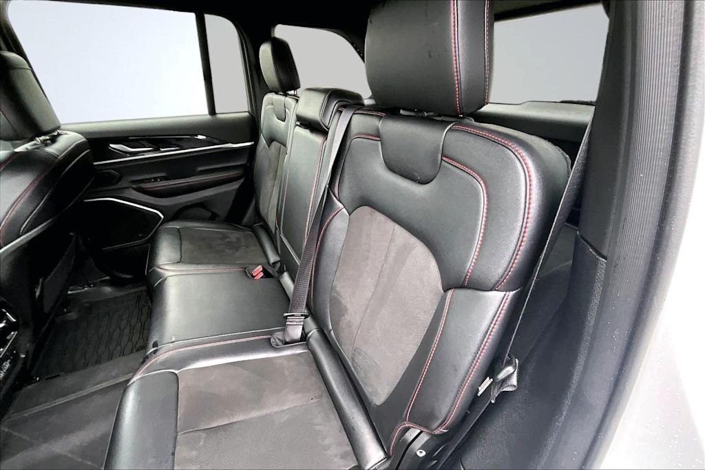 Thumbnail: 2022 Jeep Grand Cherokee - 21