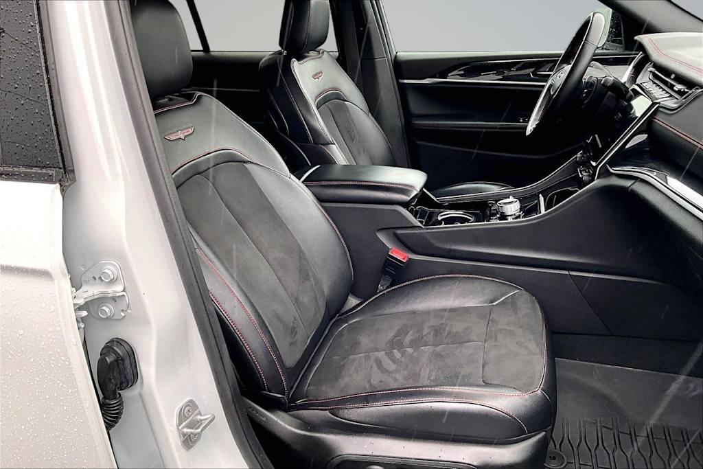 Thumbnail: 2022 Jeep Grand Cherokee - 11