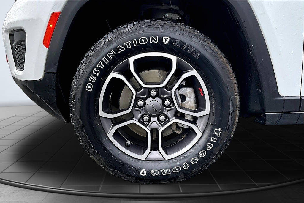 Thumbnail: 2022 Jeep Grand Cherokee - 7