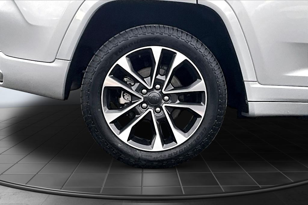 Thumbnail: 2024 Jeep Grand Cherokee - 36