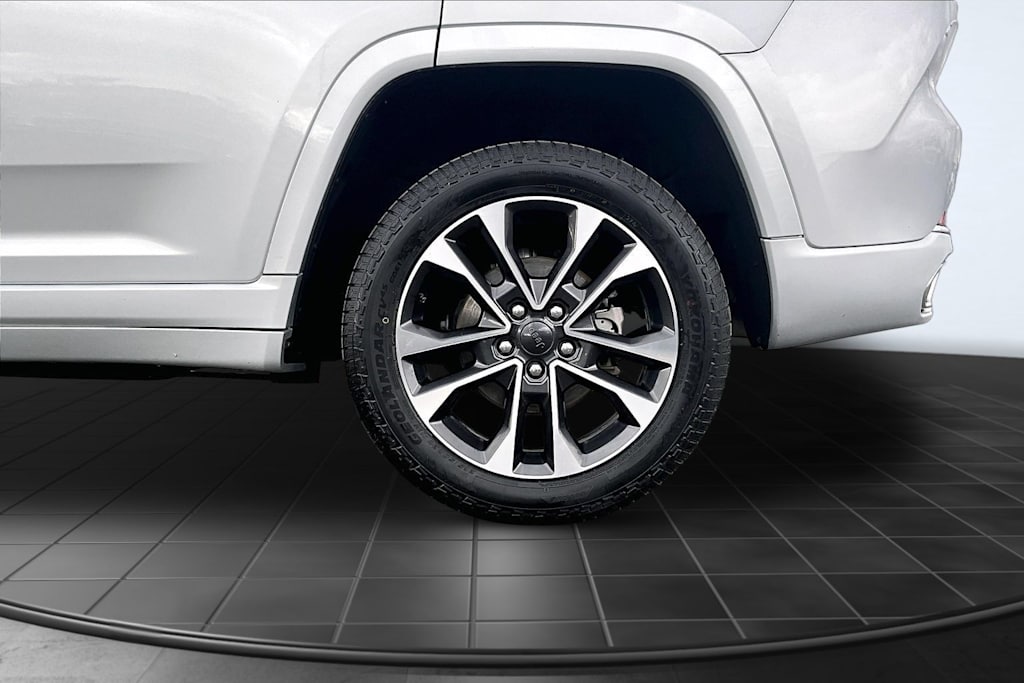 Thumbnail: 2024 Jeep Grand Cherokee - 35