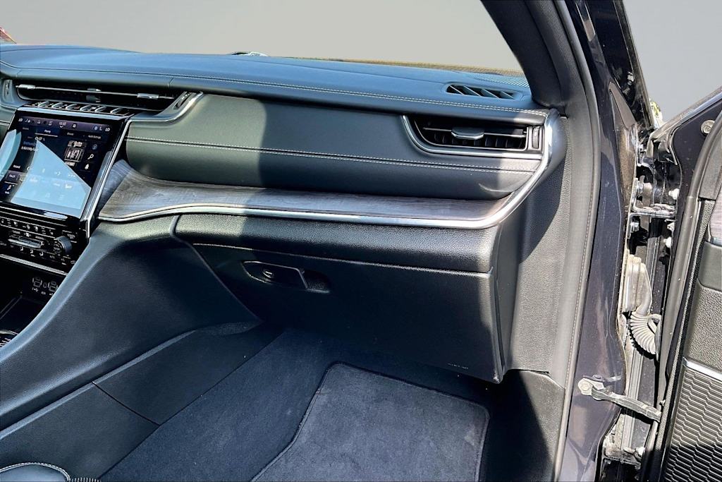 Thumbnail: 2024 Jeep Grand Cherokee - 24
