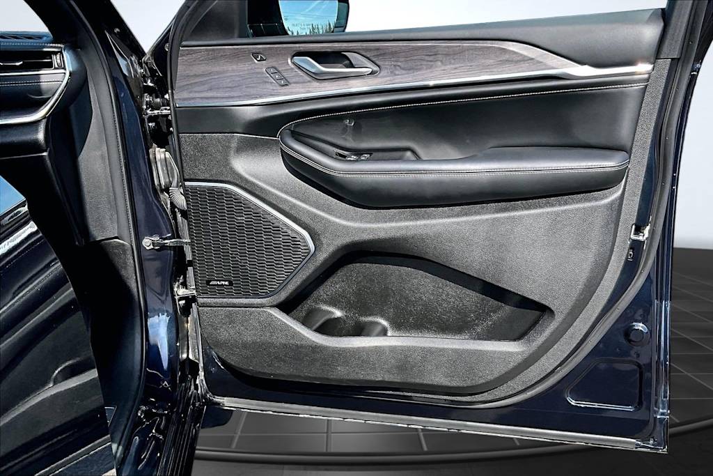 Thumbnail: 2024 Jeep Grand Cherokee - 29