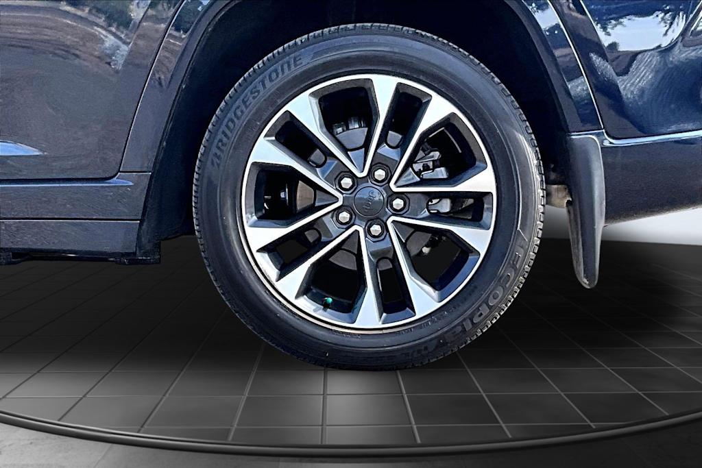 Thumbnail: 2024 Jeep Grand Cherokee - 36