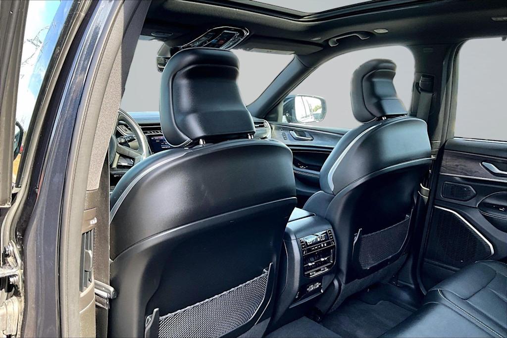 Thumbnail: 2024 Jeep Grand Cherokee - 13