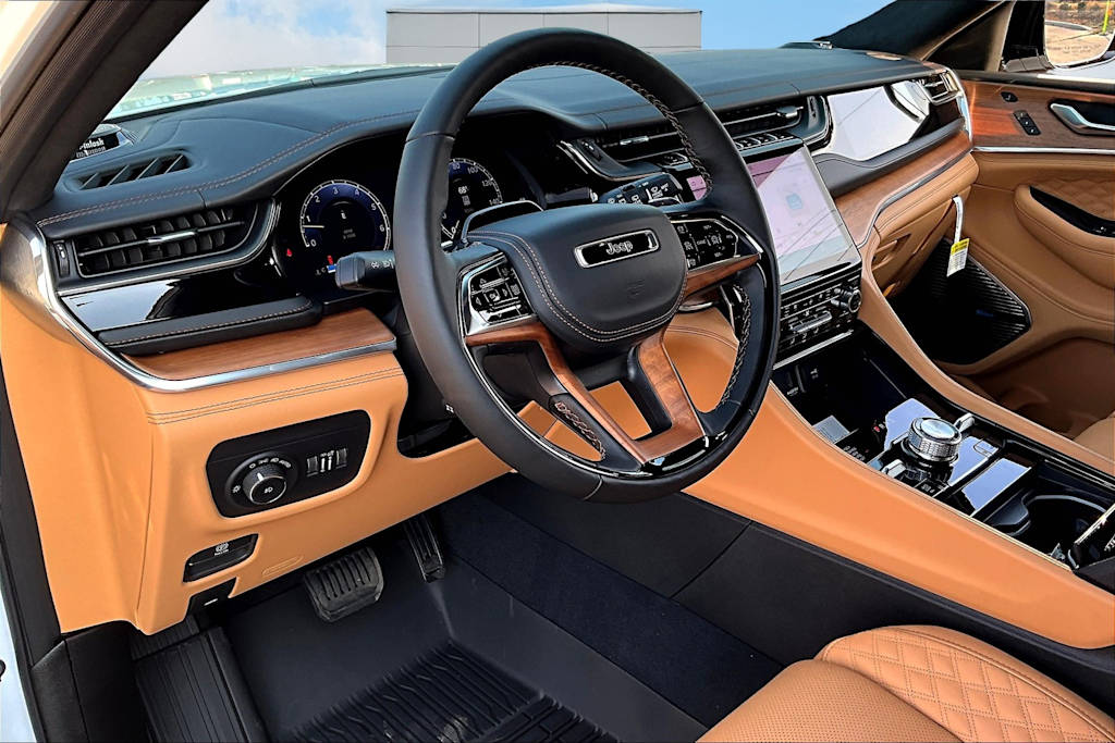 Thumbnail: 2025 Jeep Grand Cherokee - 2