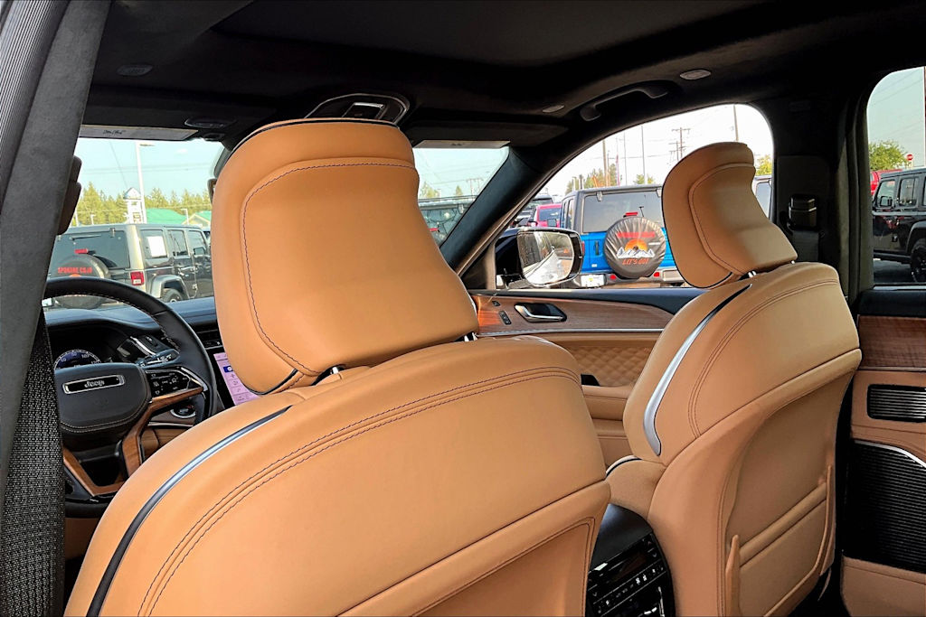 Thumbnail: 2025 Jeep Grand Cherokee - 12