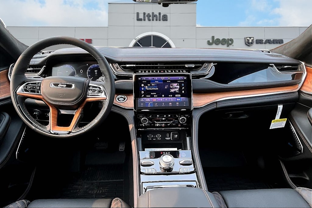 Thumbnail: 2025 Jeep Grand Cherokee - 9