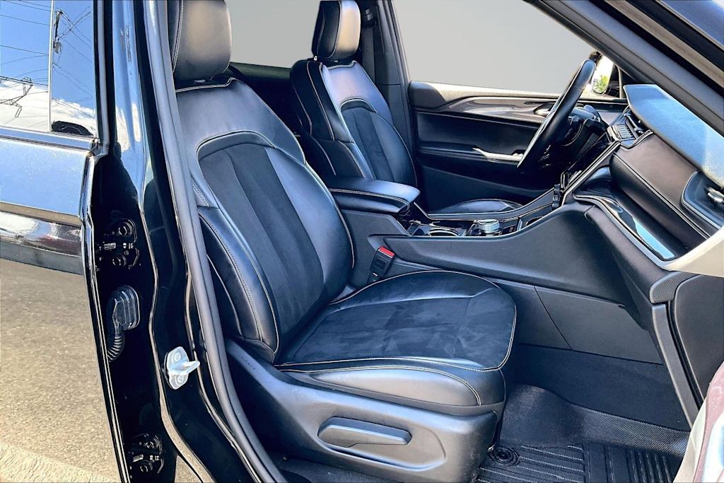 Thumbnail: 2021 Jeep Grand Cherokee L - 22