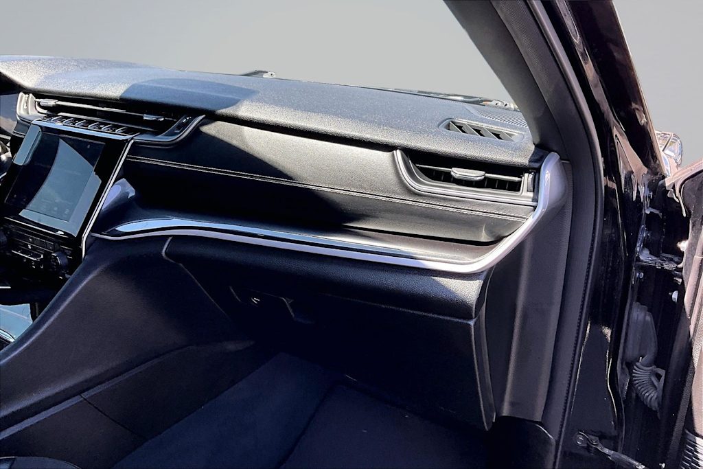 Thumbnail: 2023 Jeep Grand Cherokee L - 25