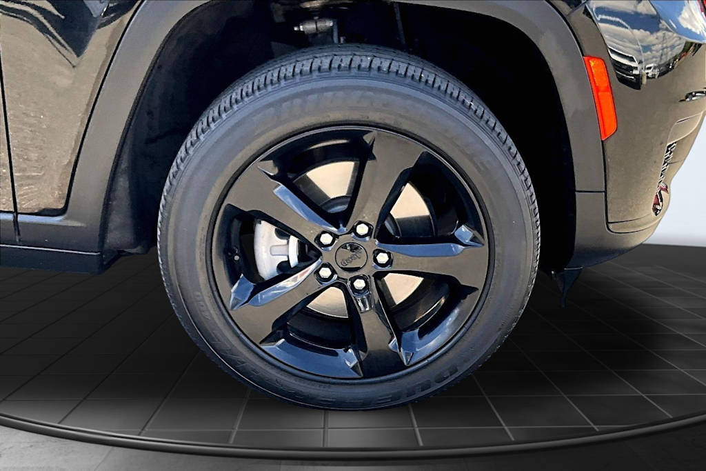 Thumbnail: 2023 Jeep Grand Cherokee L - 34