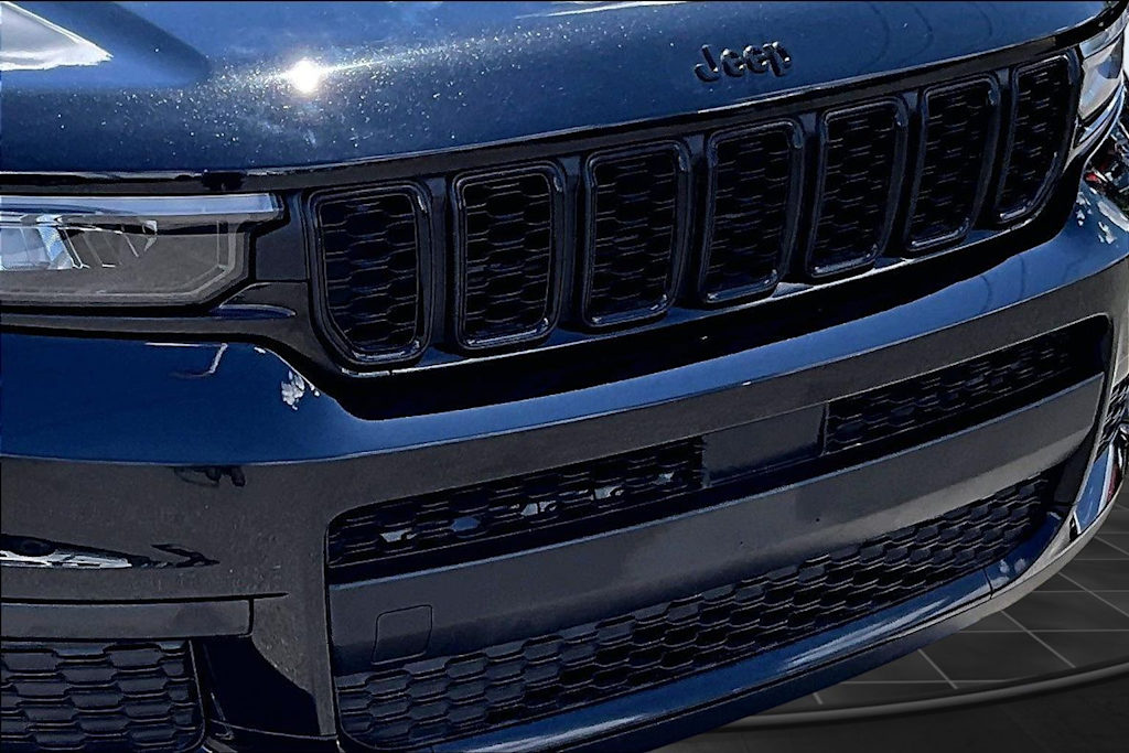 Thumbnail: 2023 Jeep Grand Cherokee L - 33