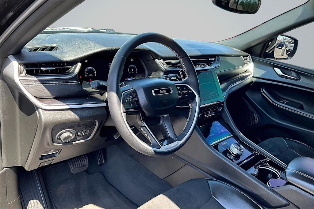 Thumbnail: 2023 Jeep Grand Cherokee L - 2