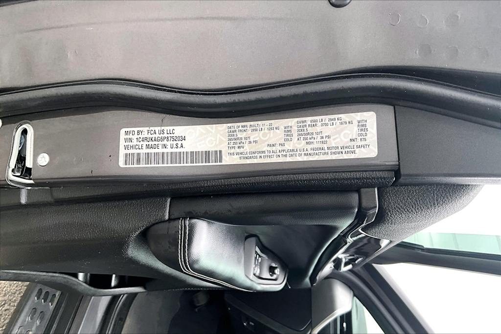 Thumbnail: 2023 Jeep Grand Cherokee L - 20