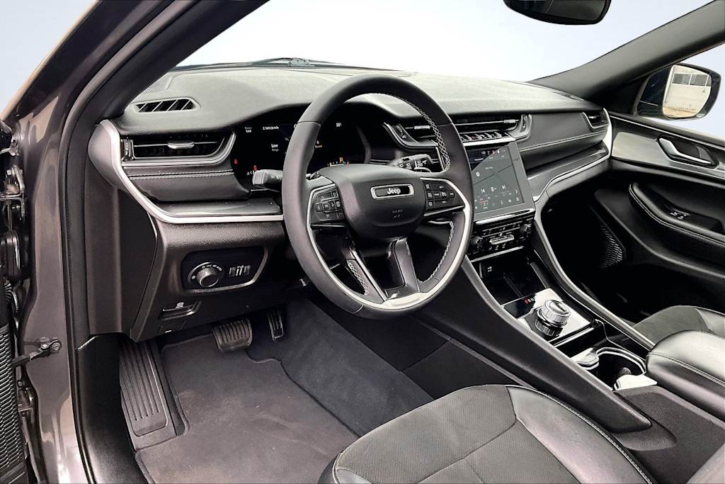 Thumbnail: 2023 Jeep Grand Cherokee L - 2