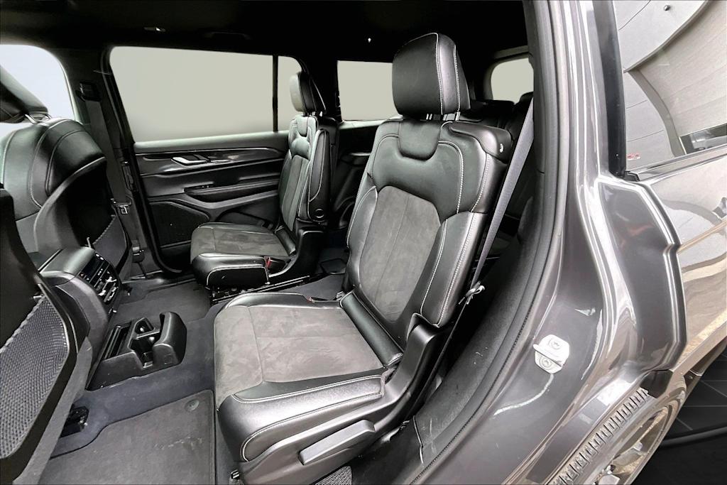 Thumbnail: 2023 Jeep Grand Cherokee L - 21