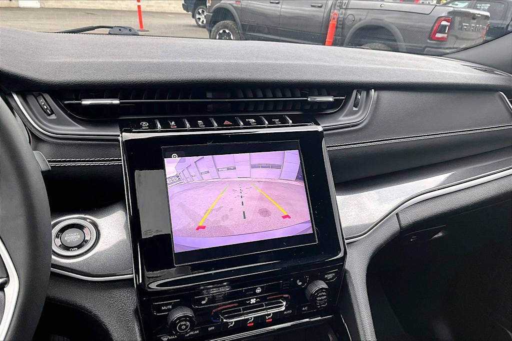 Thumbnail: 2023 Jeep Grand Cherokee L - 27