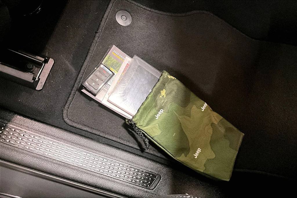 Thumbnail: 2023 Jeep Grand Cherokee L - 19