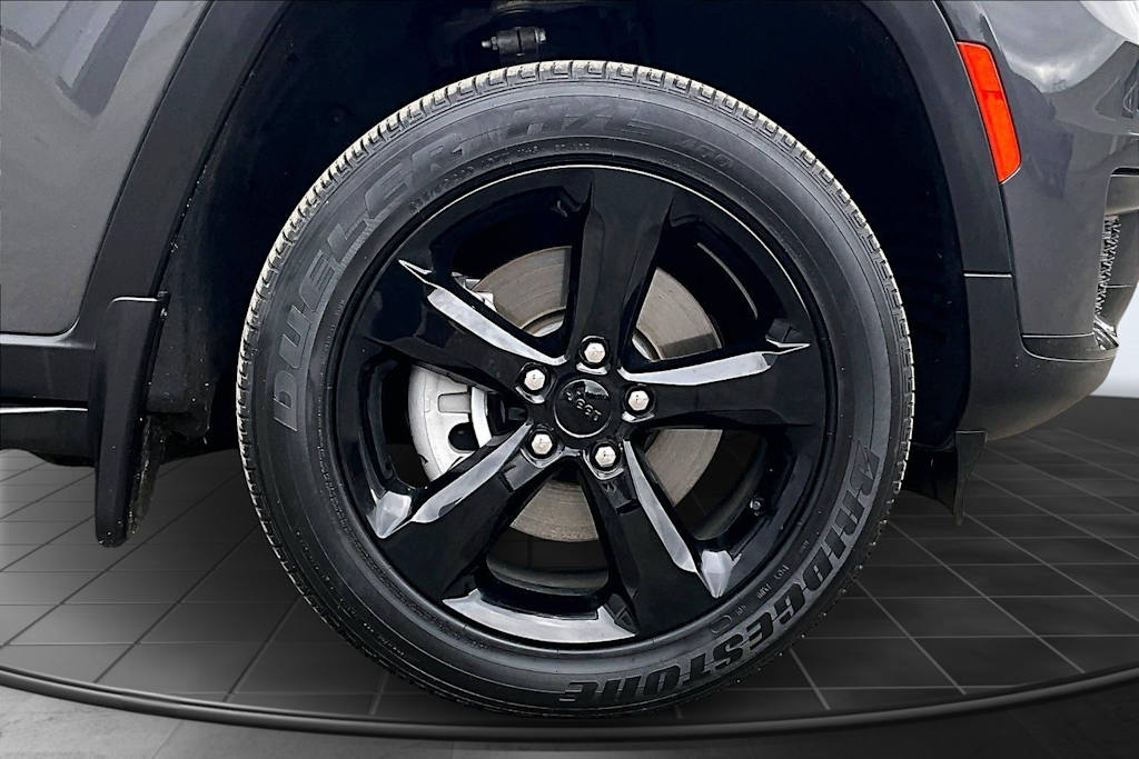 Thumbnail: 2023 Jeep Grand Cherokee L - 34