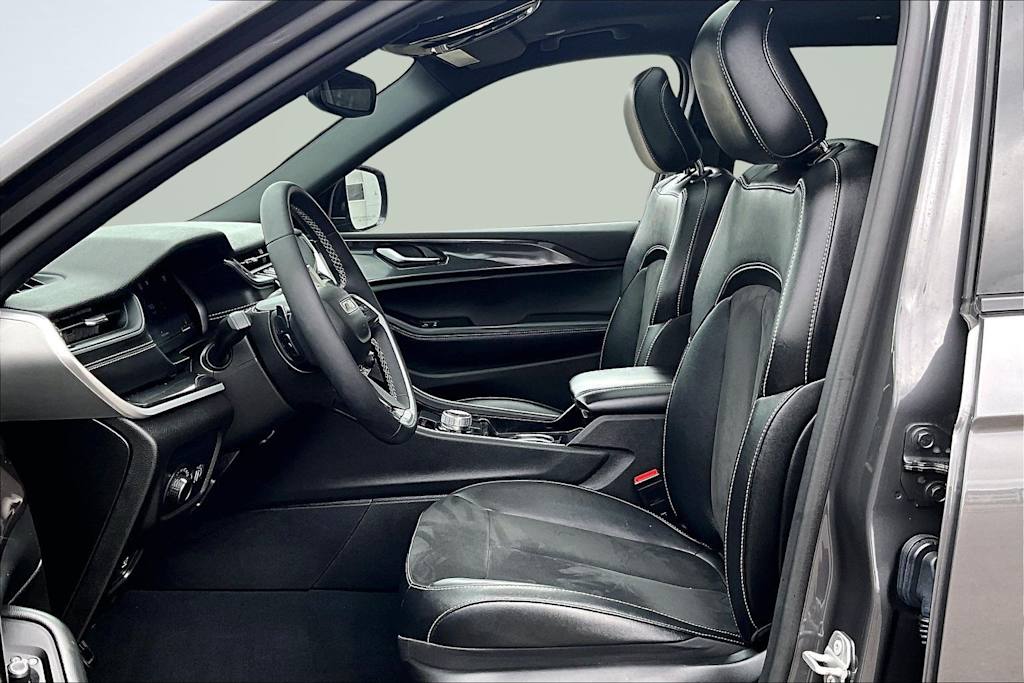 Thumbnail: 2023 Jeep Grand Cherokee L - 11