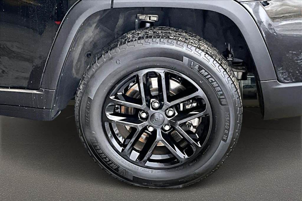 Thumbnail: 2023 Jeep Grand Cherokee L - 36