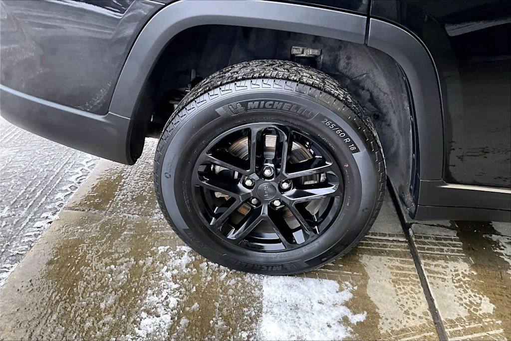 Thumbnail: 2023 Jeep Grand Cherokee L - 35