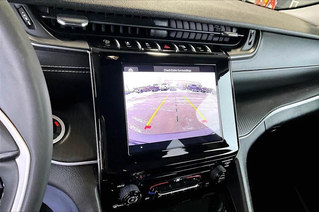 Thumbnail: 2023 Jeep Grand Cherokee L - 16