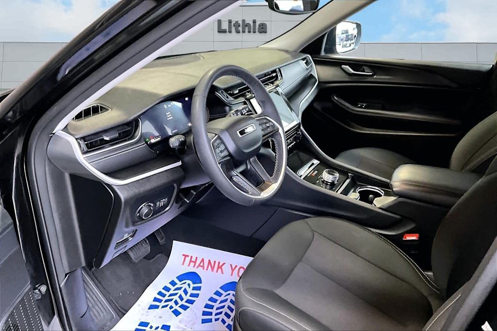 Thumbnail: 2023 Jeep Grand Cherokee L - 2