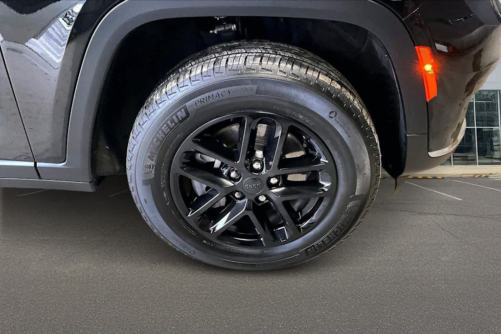 Thumbnail: 2023 Jeep Grand Cherokee L - 34