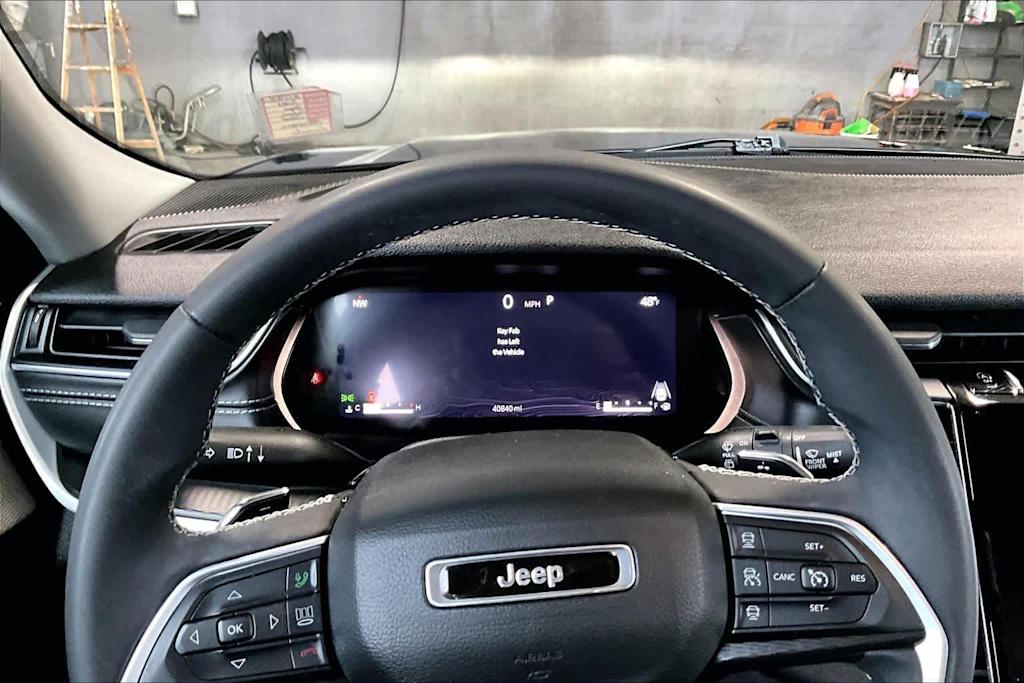 Thumbnail: 2023 Jeep Grand Cherokee L - 22