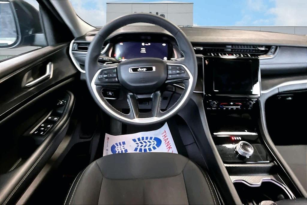 Thumbnail: 2023 Jeep Grand Cherokee L - 14