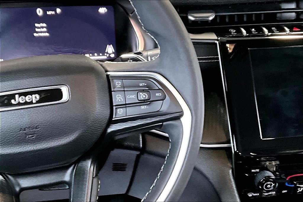 Thumbnail: 2023 Jeep Grand Cherokee L - 27