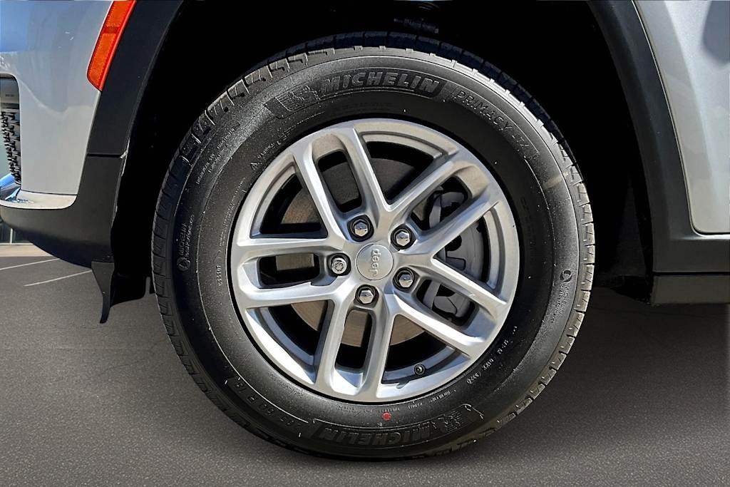 2025 Jeep Grand Cherokee L Laredo 7
