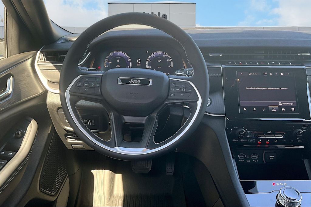 2025 Jeep Grand Cherokee L Laredo 9