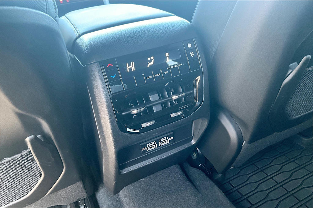 2025 Jeep Grand Cherokee L Laredo 35
