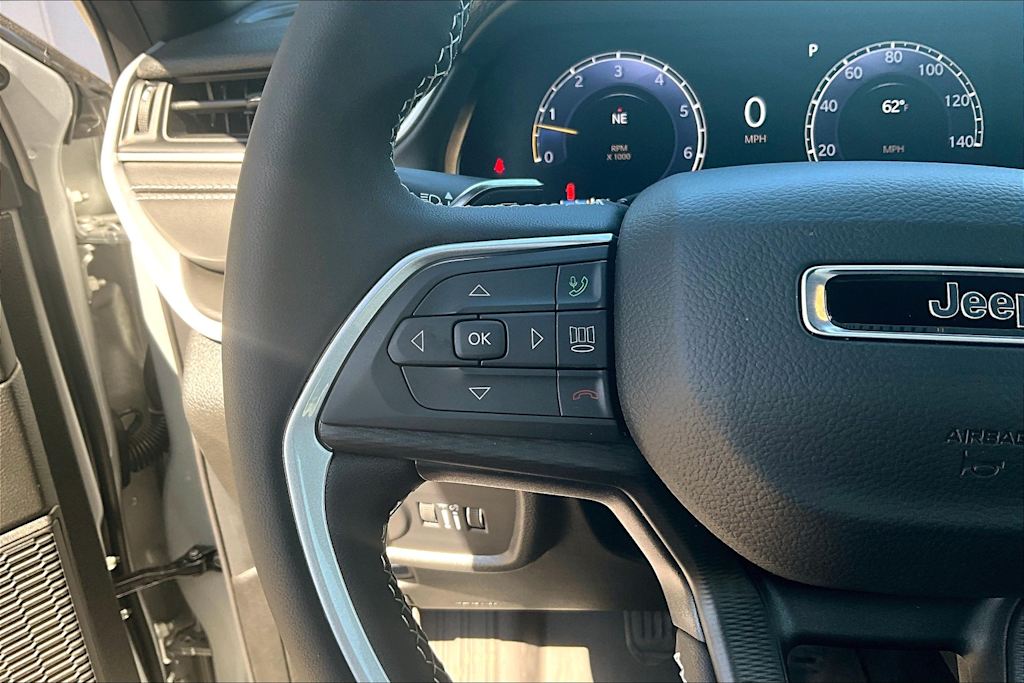 2025 Jeep Grand Cherokee L Laredo 22