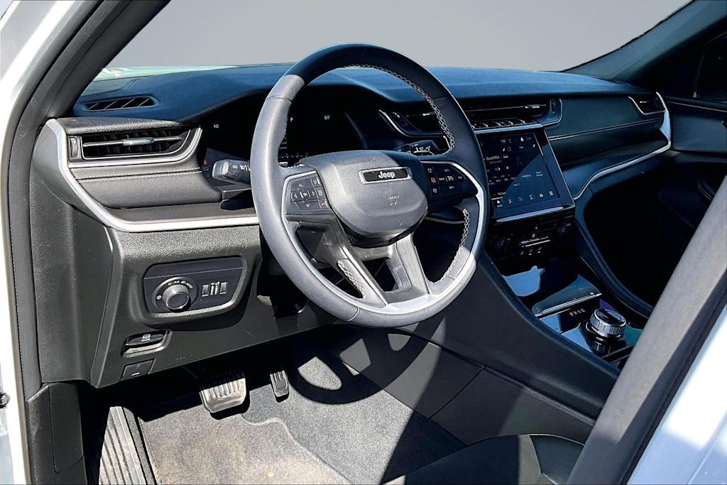 Thumbnail: 2023 Jeep Grand Cherokee L - 2