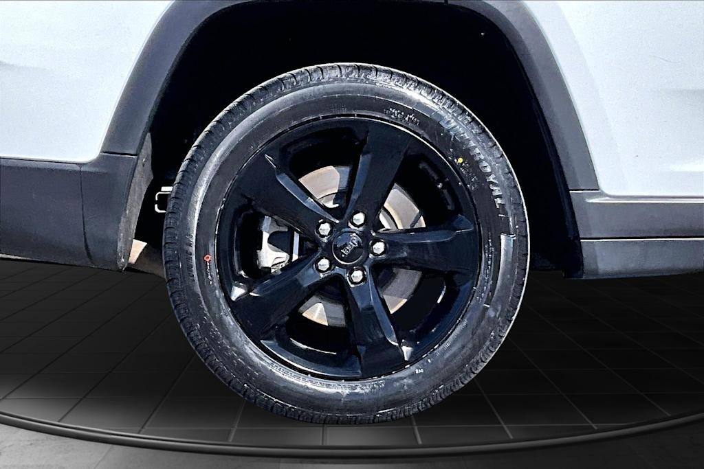 Thumbnail: 2023 Jeep Grand Cherokee L - 36