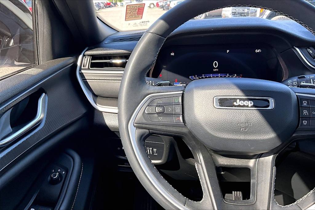 Thumbnail: 2023 Jeep Grand Cherokee L - 26