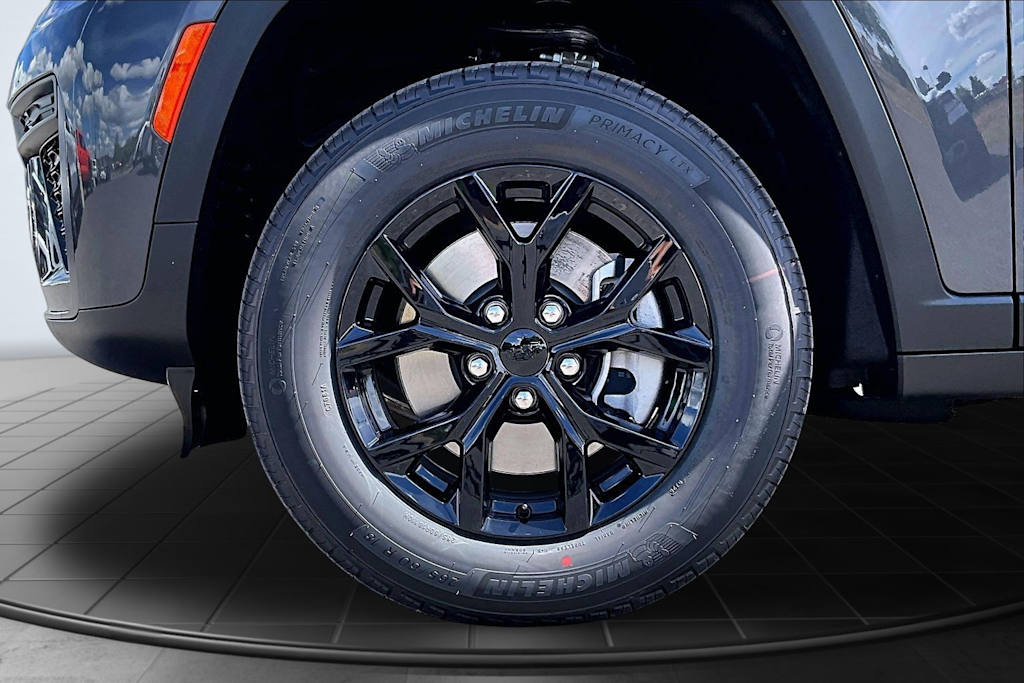 Thumbnail: 2026 Jeep Grand Cherokee L - 8