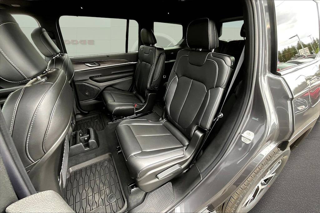 Thumbnail: 2025 Jeep Grand Cherokee L - 21