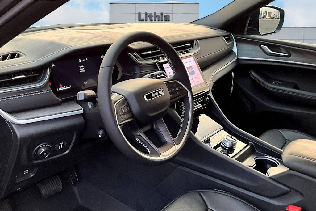 Thumbnail: 2025 Jeep Grand Cherokee L - 2