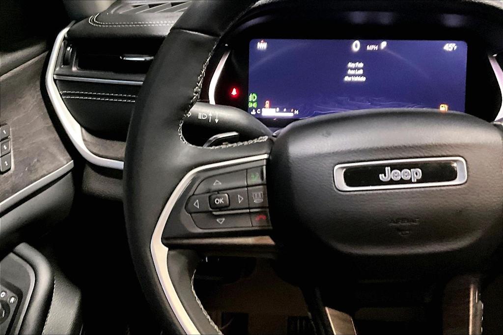 Thumbnail: 2023 Jeep Grand Cherokee L - 26