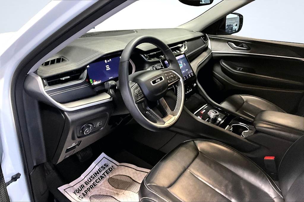 Thumbnail: 2023 Jeep Grand Cherokee L - 2