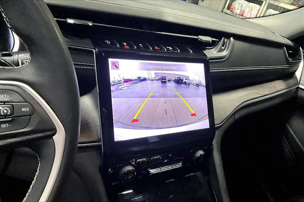 Thumbnail: 2023 Jeep Grand Cherokee L - 16