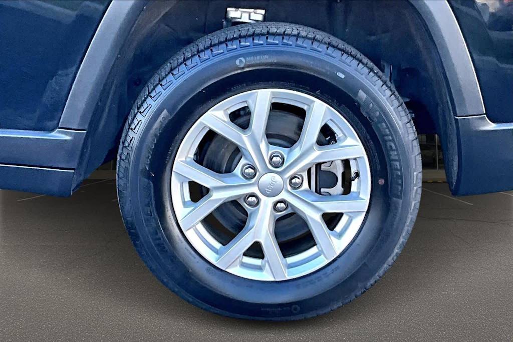 Thumbnail: 2023 Jeep Grand Cherokee L - 36