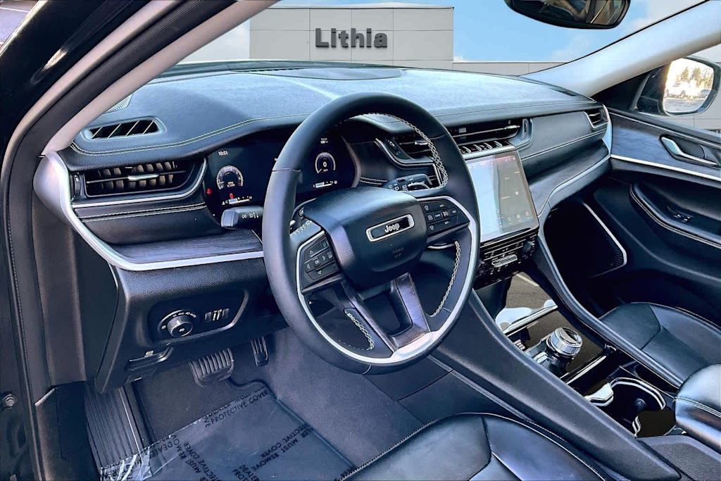 Thumbnail: 2023 Jeep Grand Cherokee L - 2