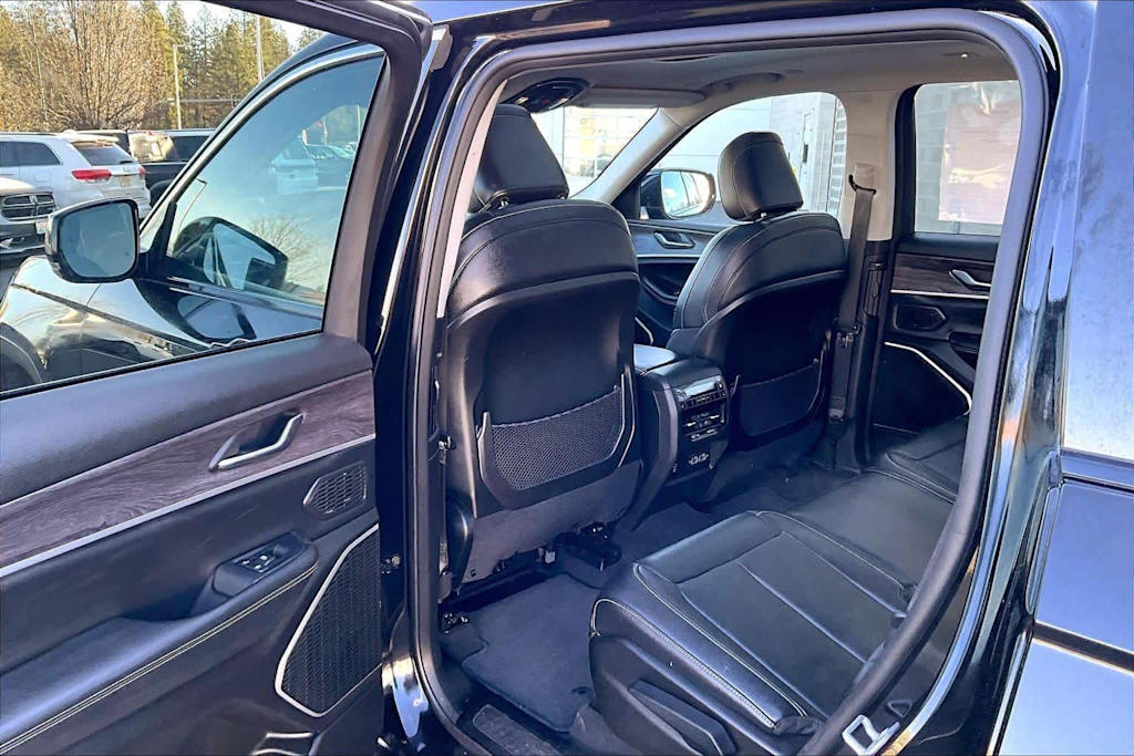 Thumbnail: 2023 Jeep Grand Cherokee L - 13